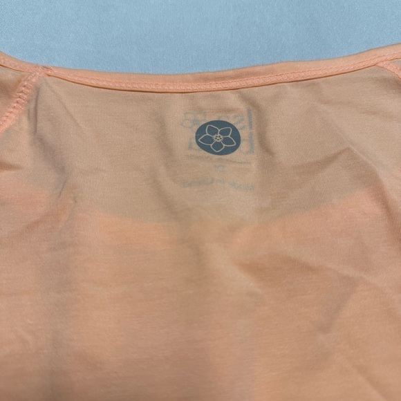 Isabella Active Wear Coral Short Sleeve Activewear Top - Picture 6 of 8